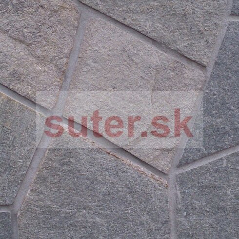 Gneis G85 obklad drobný, hrúbka 1-2 cm, priemer 10-30 cm